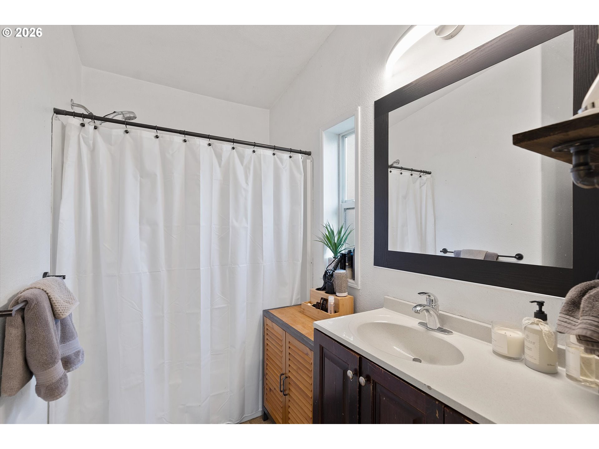 123 North Jade Way Otis, OR 97368 - Photo 13 of 35 Bathroom
