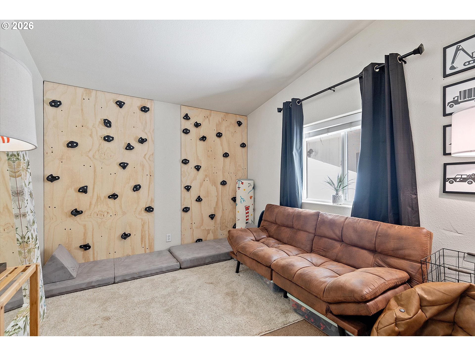 123 North Jade Way Otis, OR 97368 - Photo 18 of 35 Bedroom