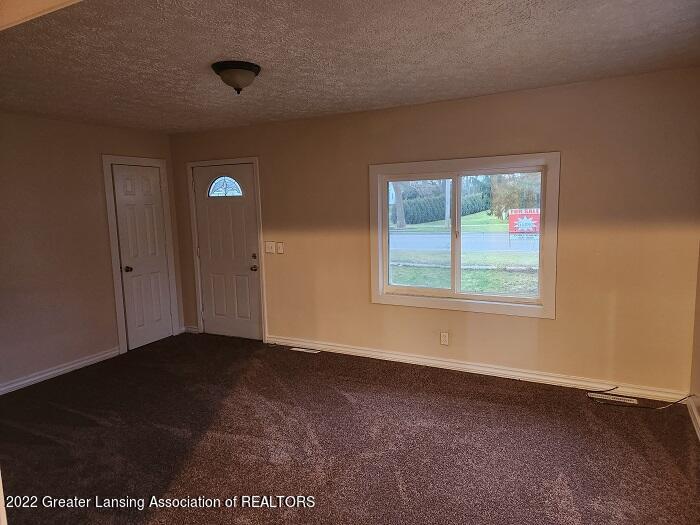 1616 West Miller Road Lansing, MI 48911 - Photo 2 of 13 20230112_165623