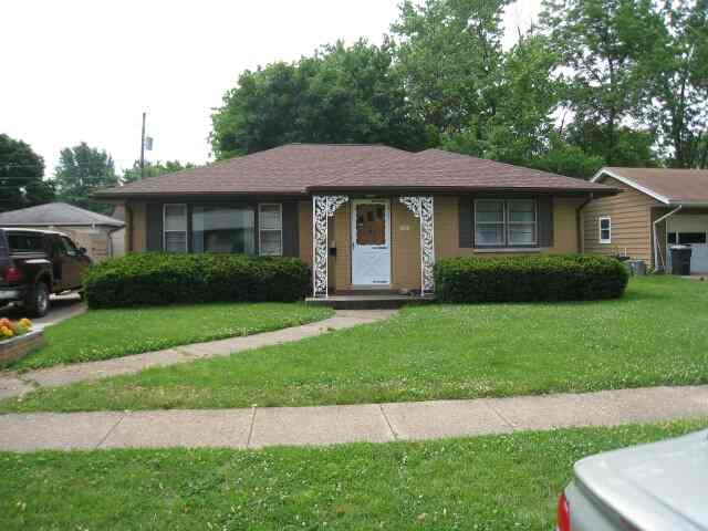 1306 Chestnut Street Pekin, IL 61554 - Photo 1 of 1