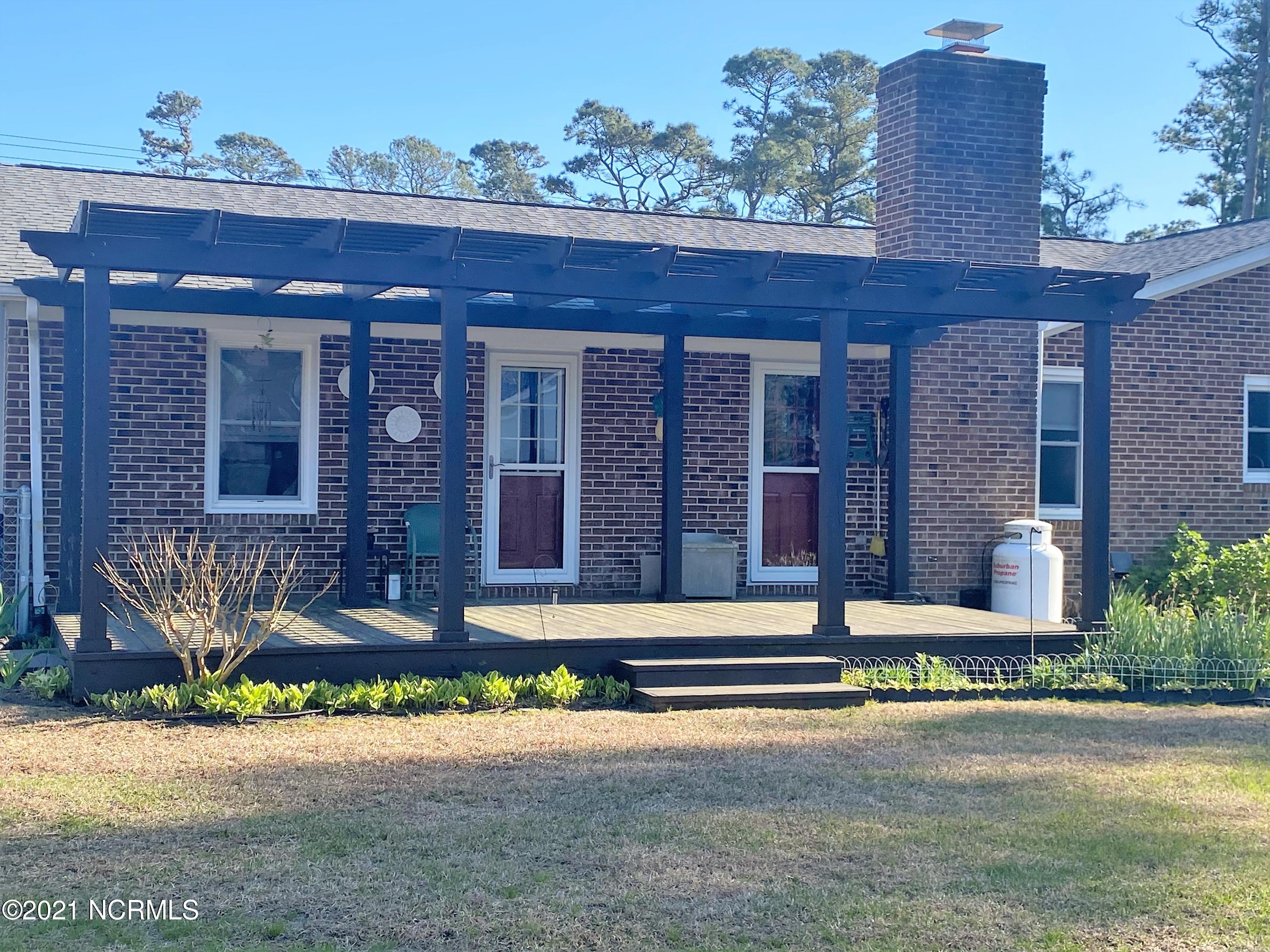 3618 Country Club Road Morehead City, NC 28557 - Photo 6 of 23 3618 back