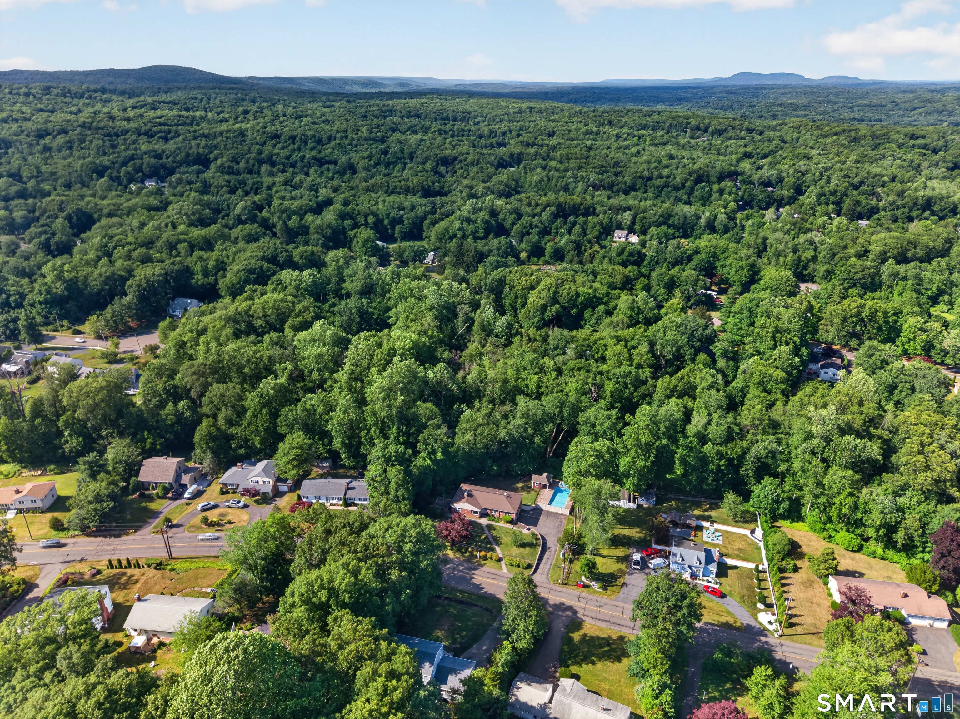 659 West Woods Road Hamden, CT 06518 - Photo 33 of 36 Gallery Image 33