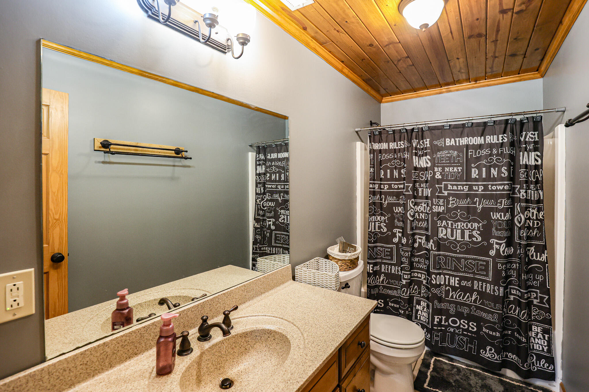 2538 Fraser Road Wickliffe, KY 42087 - Photo 36 of 50 Bathroom