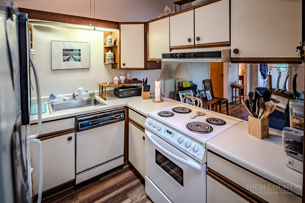 161 Ash Loop Newland, NC 28657 - Photo 26 of 33
