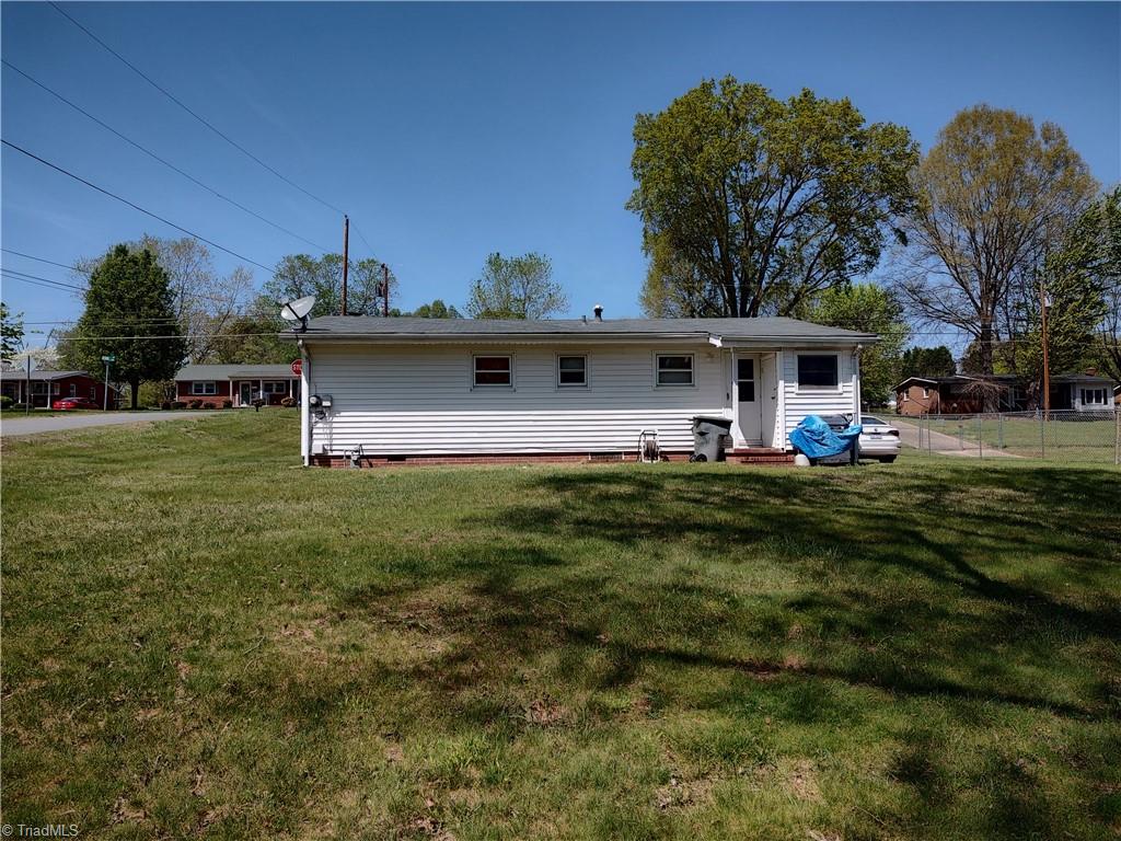 1236 Robin Road Eden, NC 27288 - Photo 5 of 16 Gallery Image 5