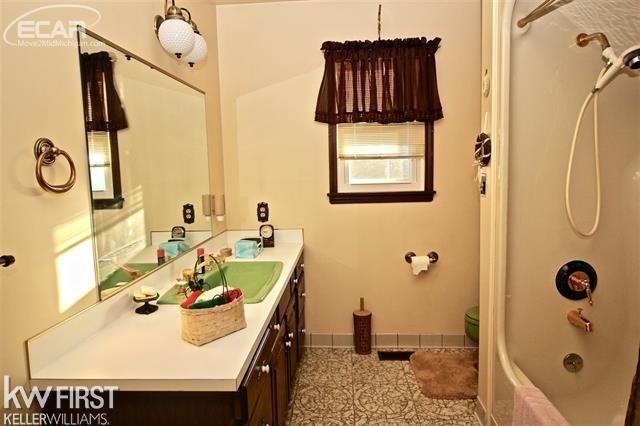 4064 North Gale Road Davison, MI 48423 - Photo 14 of 31 21408916-13.JPG