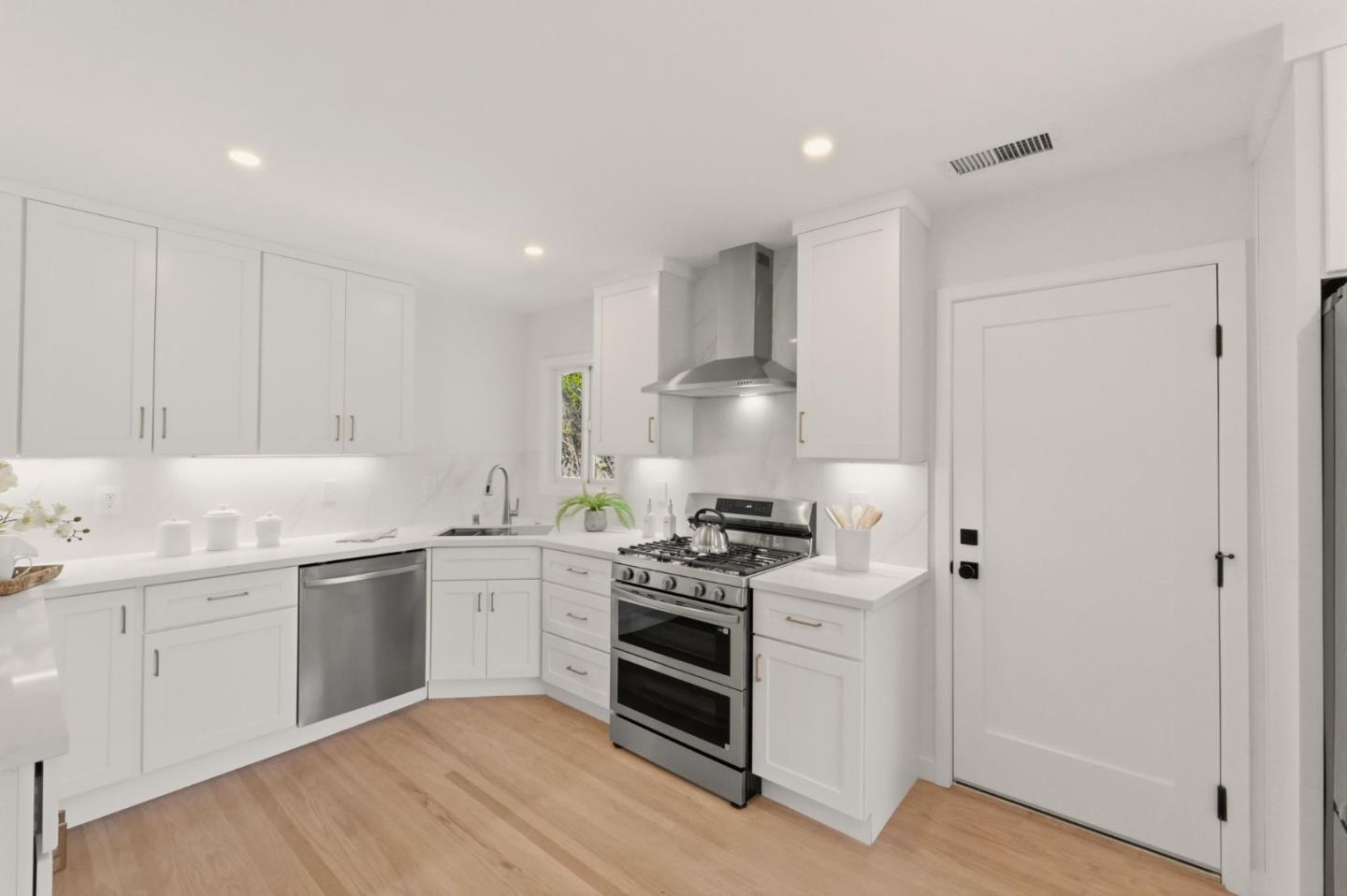 774 Ridge Rd. Santa Clara, CA 95051 - Photo 10 of 50