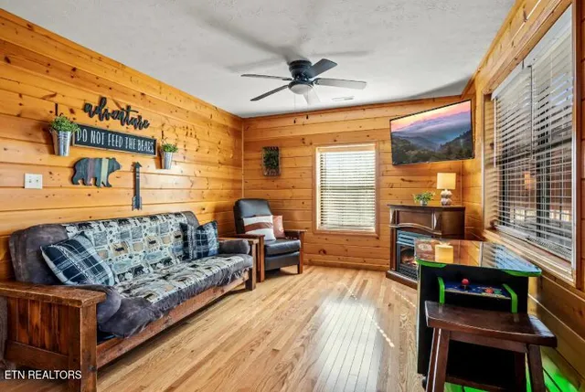 $849,900 | 1615 Pinewood Way, Sevierville, TN 37862