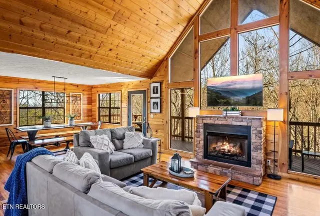 $849,900 | 1615 Pinewood Way, Sevierville, TN 37862