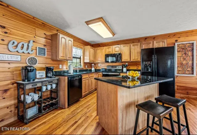 $849,900 | 1615 Pinewood Way, Sevierville, TN 37862