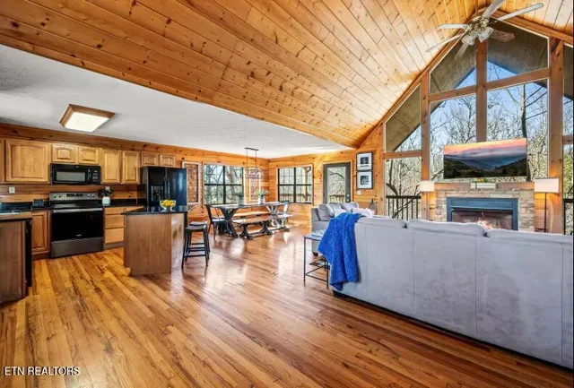 $849,900 | 1615 Pinewood Way, Sevierville, TN 37862