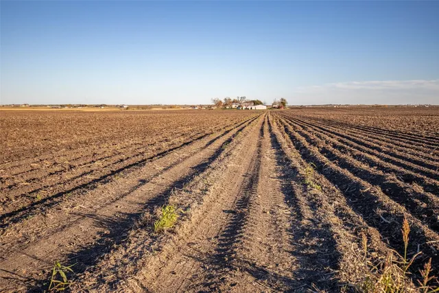 a view of an ocean beach