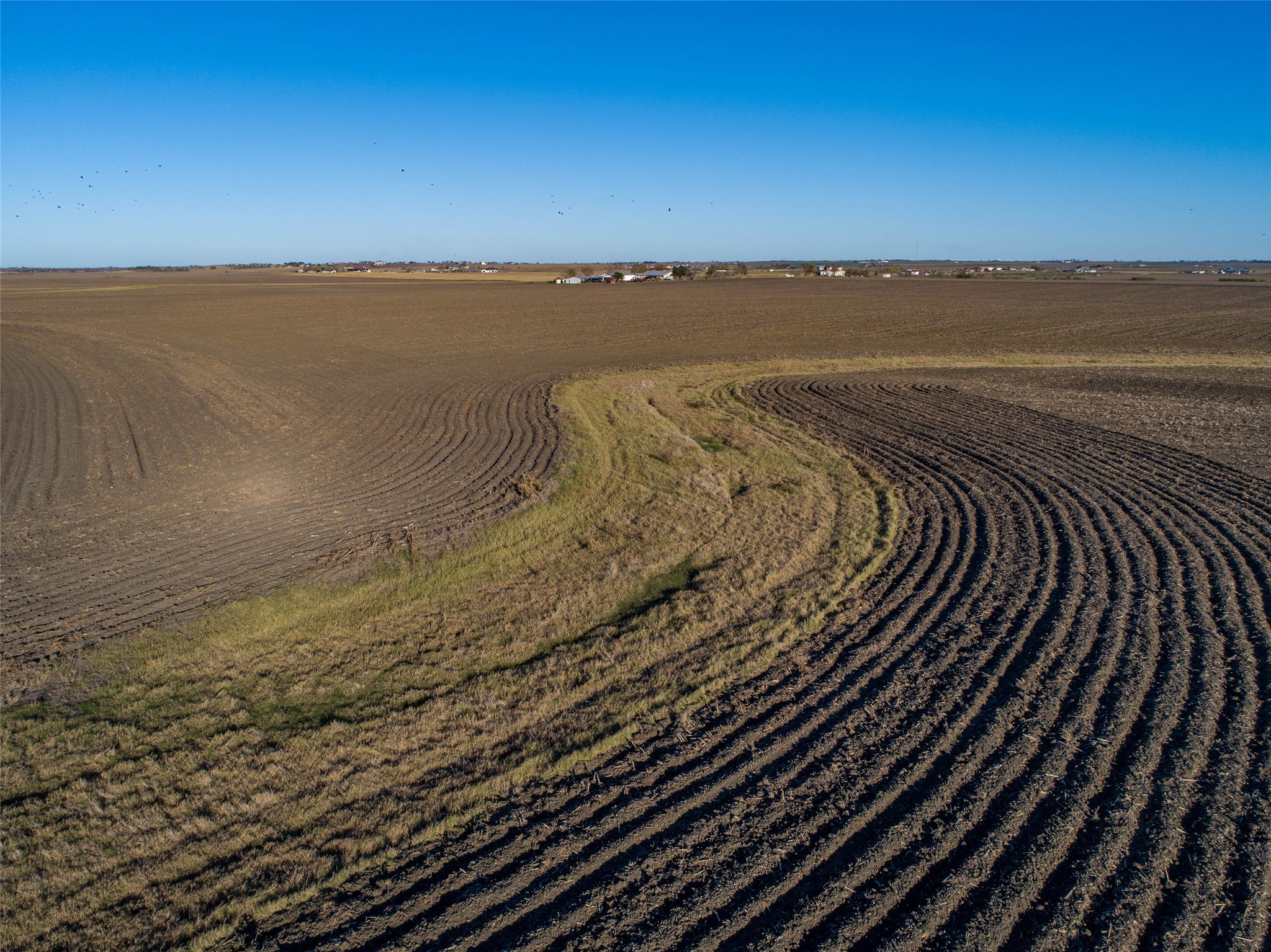 14914 Svenska Road Coupland, TX 78615 - Photo 7 of 24 a view of an ocean from a balcony
