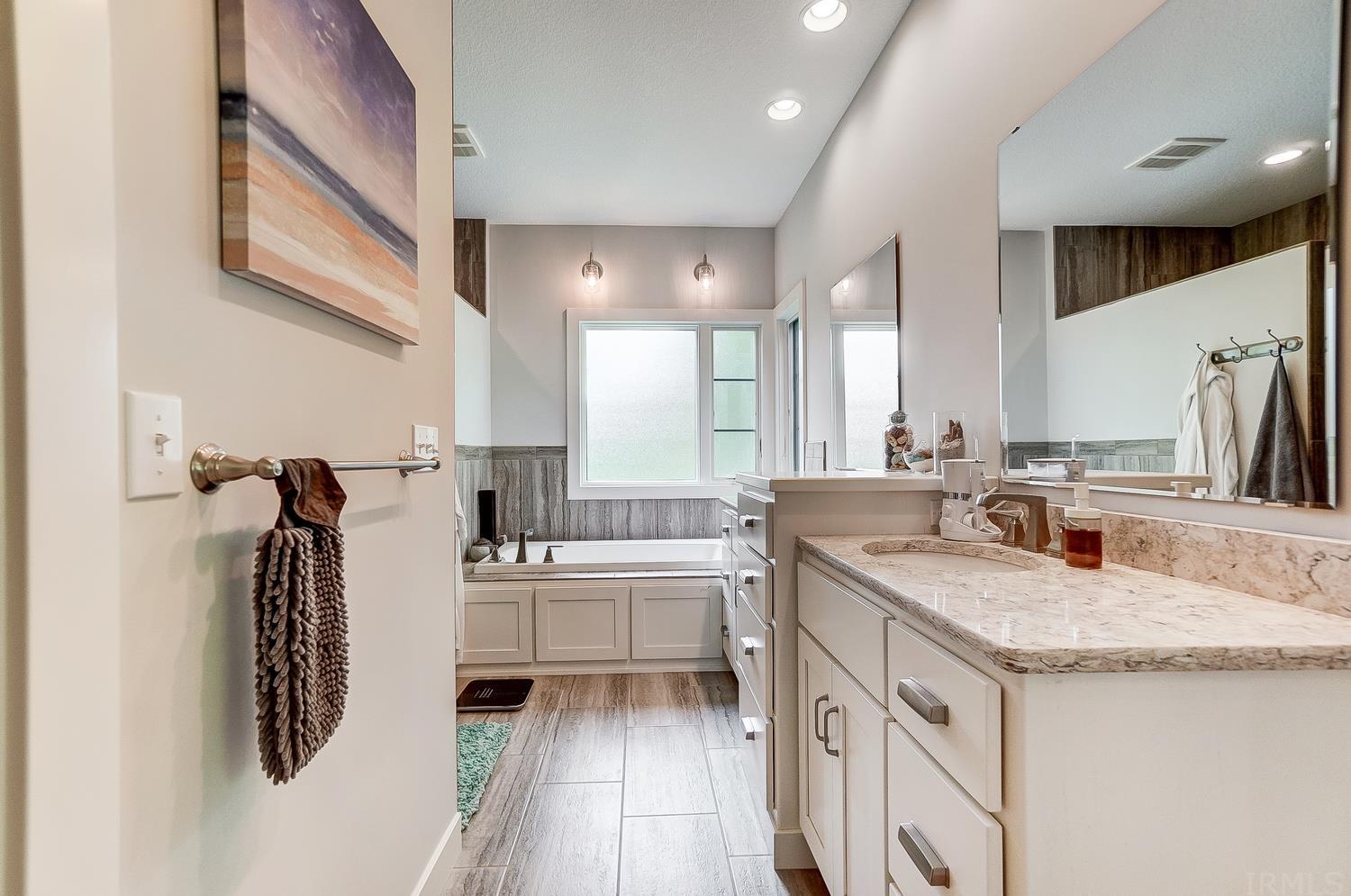 10188 Woodland Ridge West Fort Wayne, IN 46804 - Photo 17 of 36