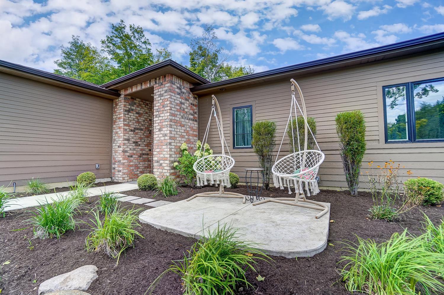 10188 Woodland Ridge West Fort Wayne, IN 46804 - Photo 2 of 36