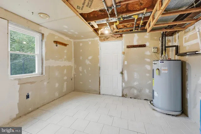 a view of a storage & utility room