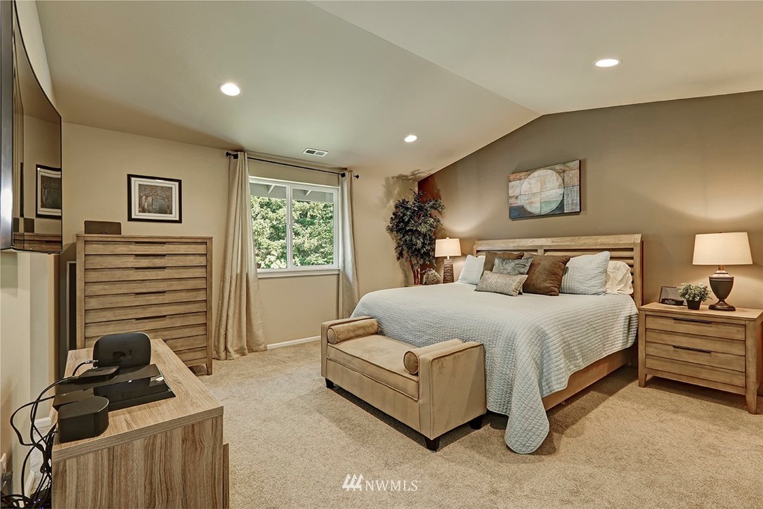11018 Southeast 184th Place Renton, WA 98055 - Photo 12 of 25 Gallery Image 12