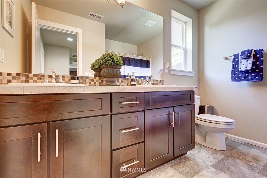 11018 Southeast 184th Place Renton, WA 98055 - Photo 16 of 25 Gallery Image 16
