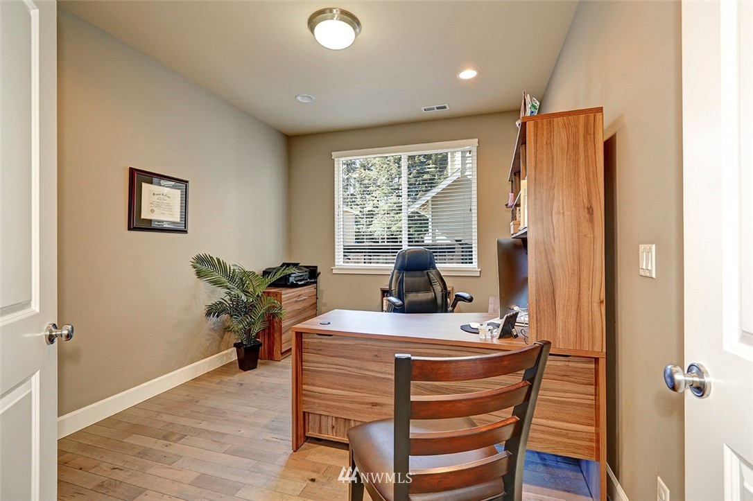 11018 Southeast 184th Place Renton, WA 98055 - Photo 17 of 25 Gallery Image 17
