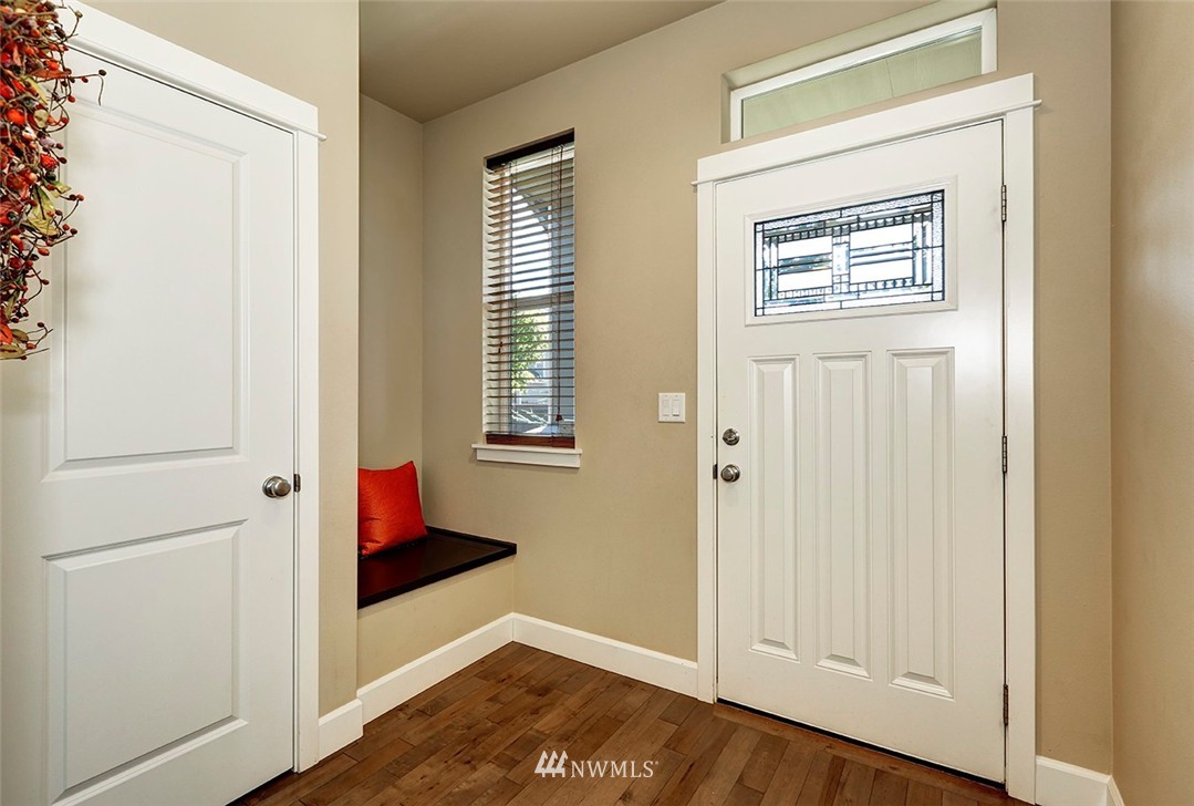 11018 Southeast 184th Place Renton, WA 98055 - Photo 3 of 25 Gallery Image 3