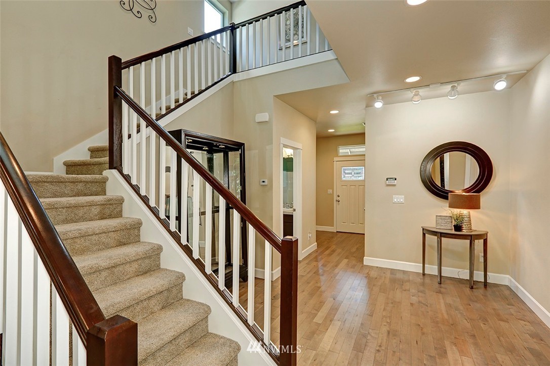 11018 Southeast 184th Place Renton, WA 98055 - Photo 4 of 25 Gallery Image 4