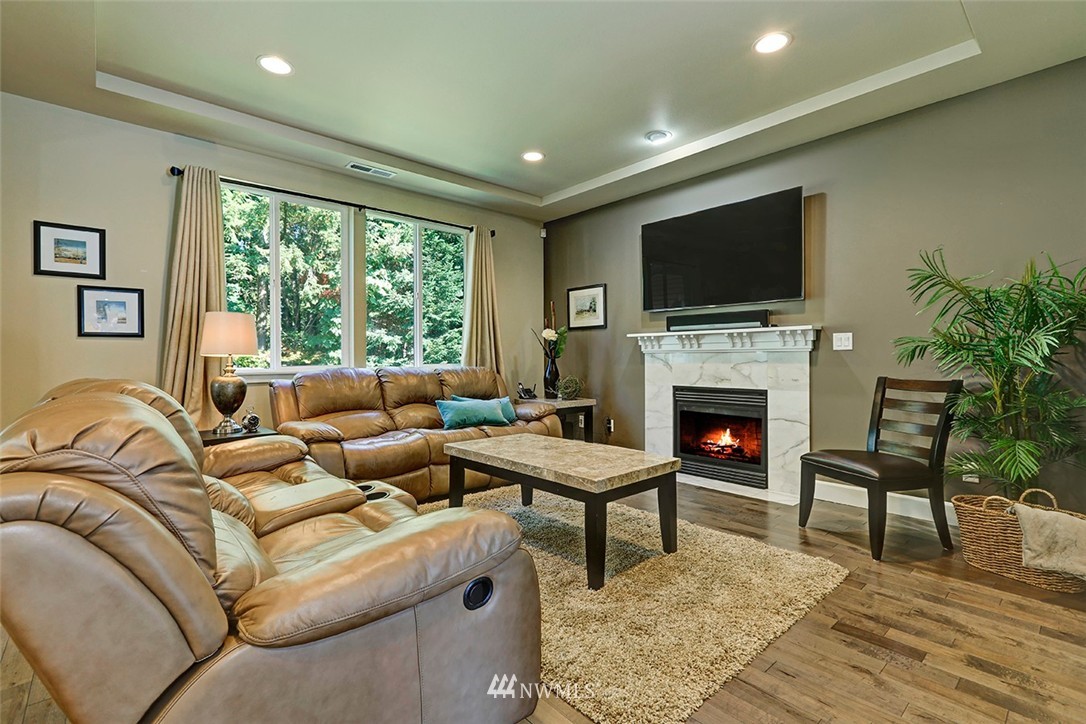 11018 Southeast 184th Place Renton, WA 98055 - Photo 9 of 25 Gallery Image 9