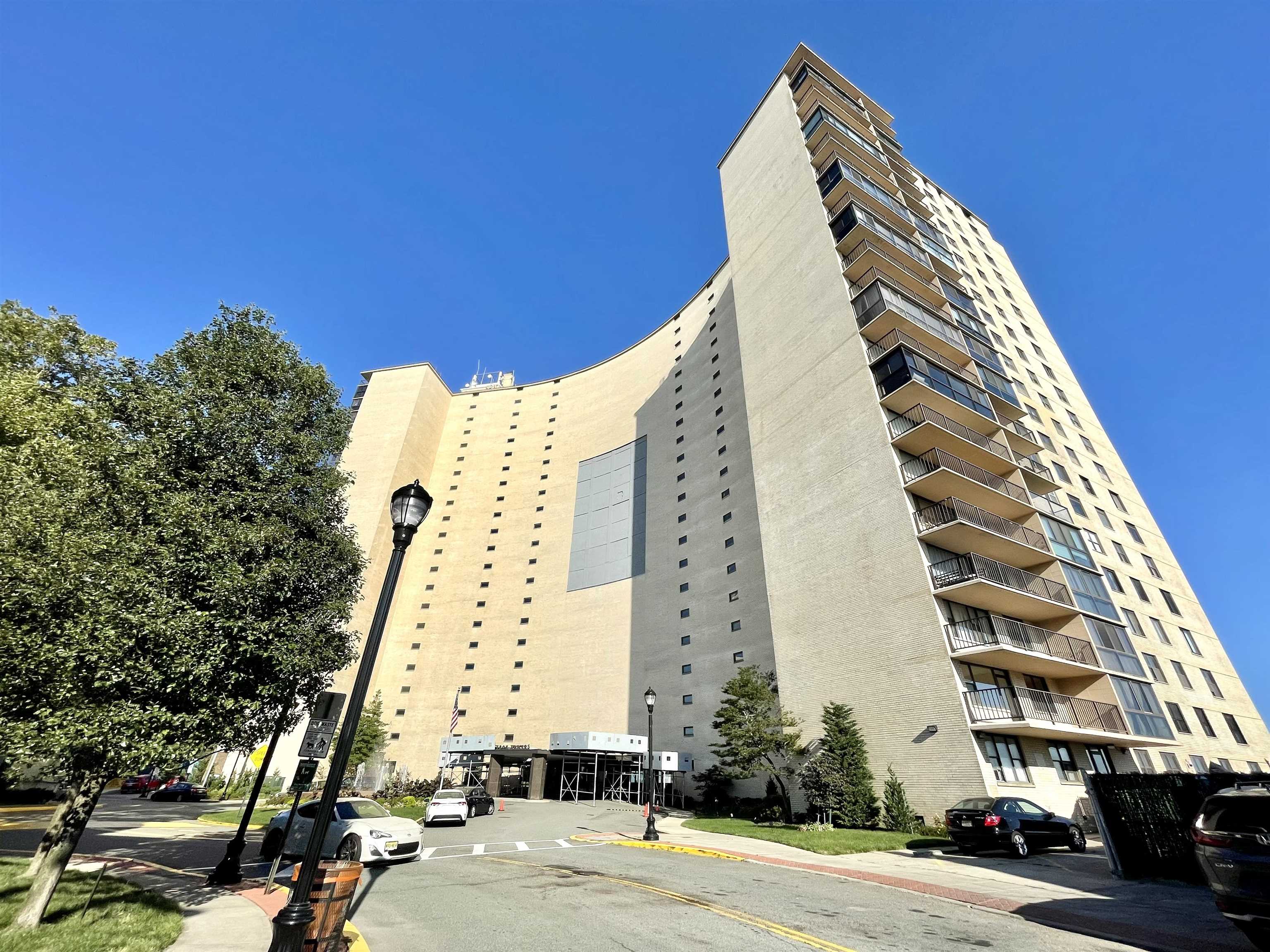 380 Mountain Road, Unit 704 Union City, NJ 07087 - Photo 19 of 21 a view of a large building