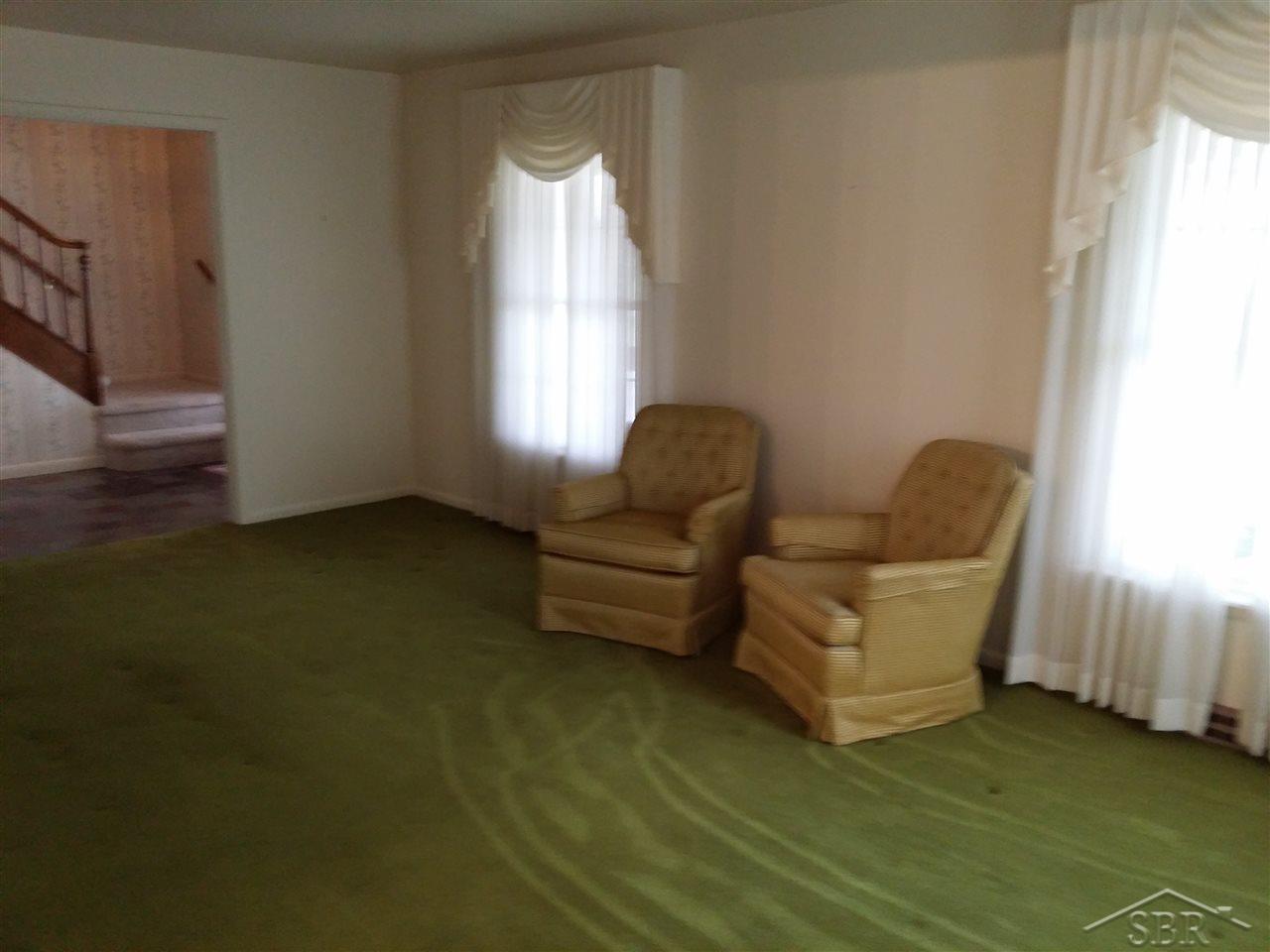 746 Stoneham Road Saginaw, MI 48638 - Photo 3 of 19 31270091-2.JPG