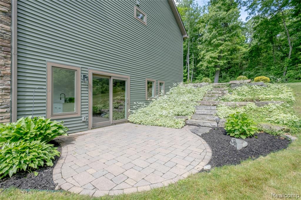 13333 White Lake Road Fenton, MI 48430 - Photo 31 of 41