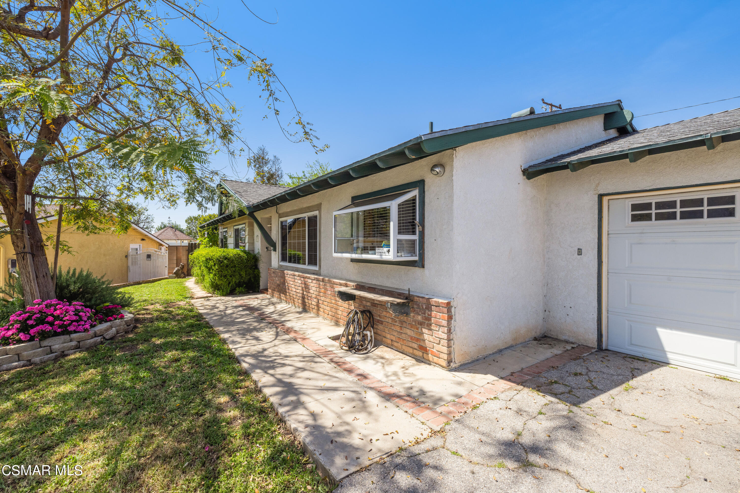 3379 Weatherford Court Simi Valley, CA 93063 - Photo 2 of 39 a house view with a outdoor space