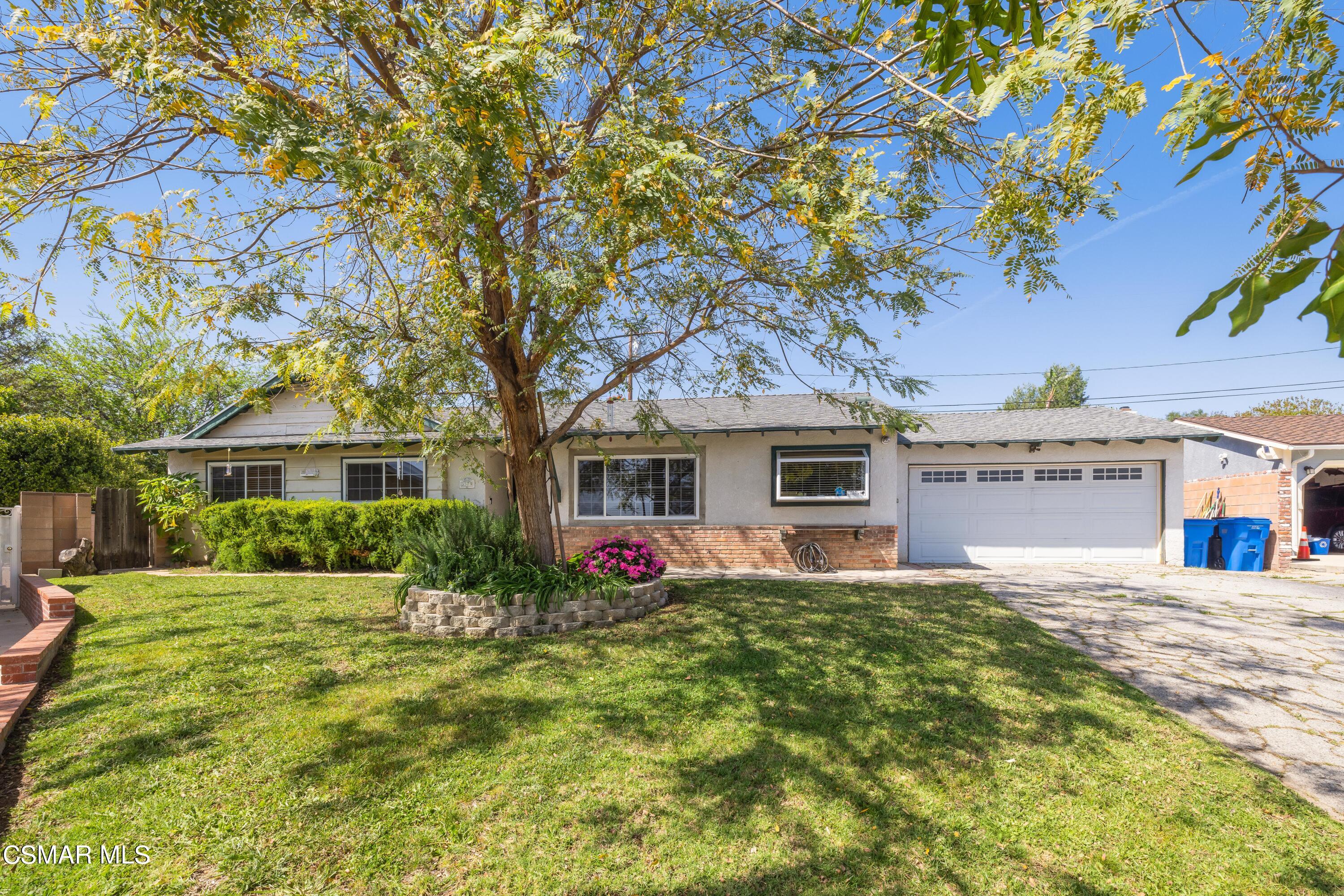 3379 Weatherford Court Simi Valley, CA 93063 - Photo 34 of 39 a front view of house with yard