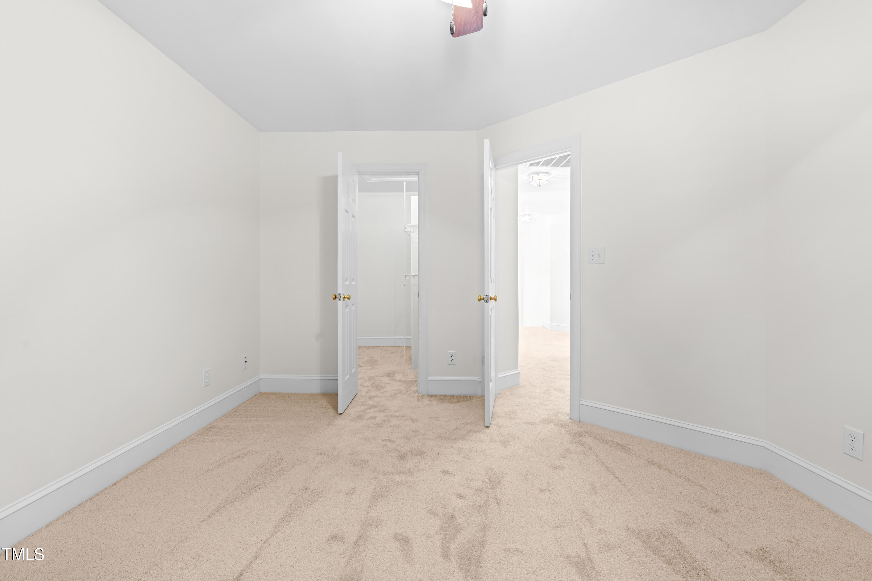 2909 Hawtree Drive Raleigh, NC 27613 - Photo 29 of 38 DSC01174