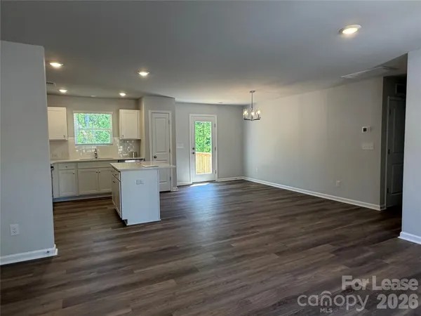 $1,900 | 1207 Suncrest Avenue, Statesville, NC 28677