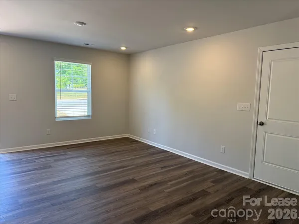 $1,900 | 1207 Suncrest Avenue, Statesville, NC 28677