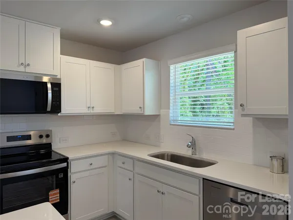 $1,900 | 1207 Suncrest Avenue, Statesville, NC 28677