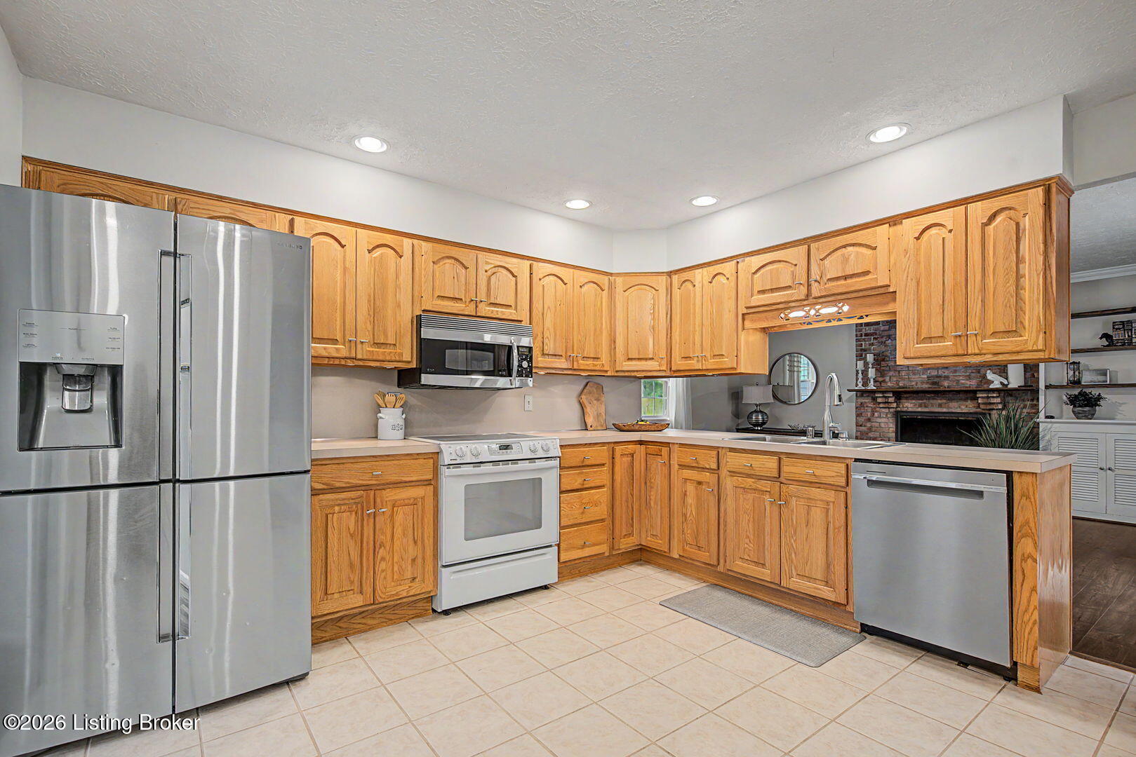 2911 Lexham Road Louisville, KY 40220 - Photo 18 of 54 13-web-or-mls-2911-lexham-road-11