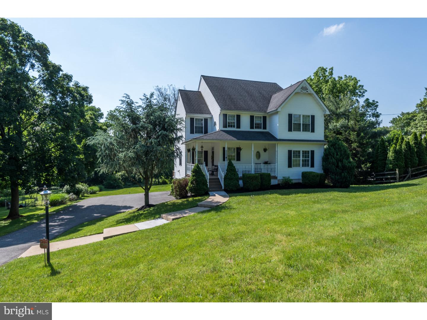 305 West Knowlton Road Aston, PA 19014 - Photo 1 of 25 Exterior Front
