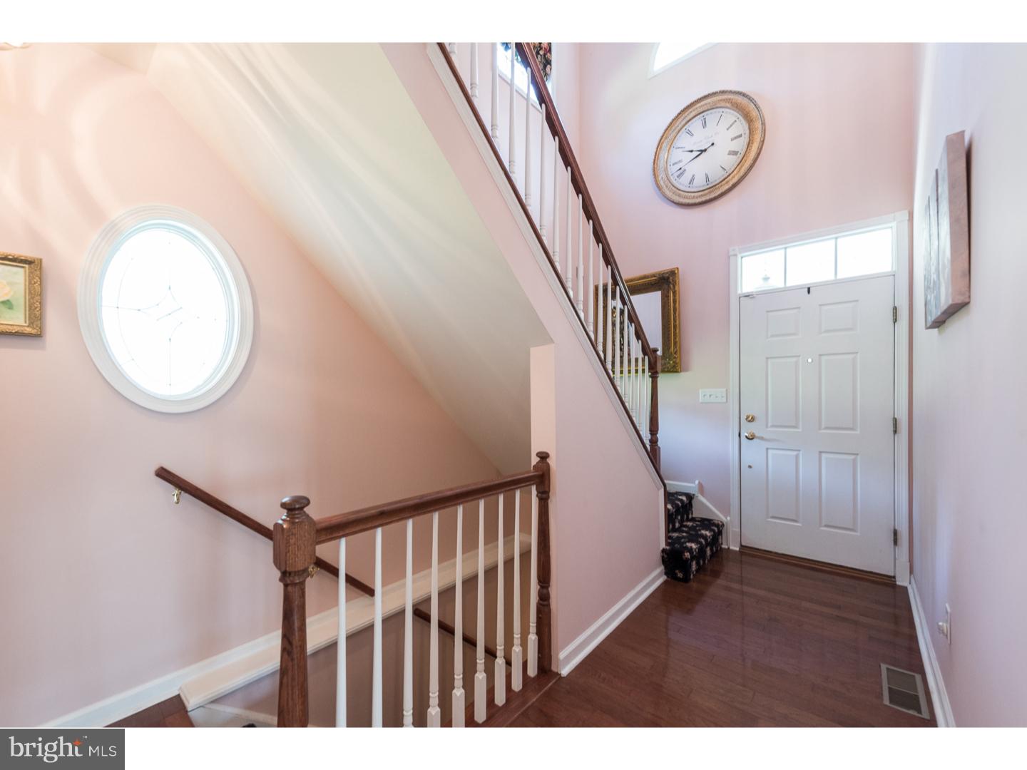 305 West Knowlton Road Aston, PA 19014 - Photo 4 of 25 Foyer