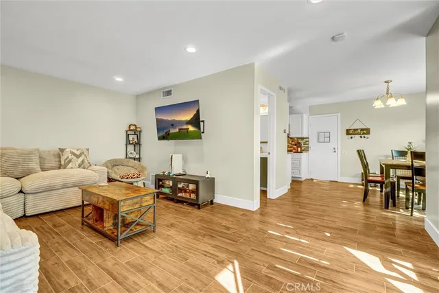 $645,000 | 23004 VÃa Nuez, Mission Viejo, CA 92691