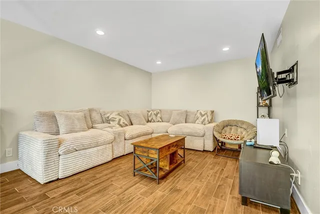 $645,000 | 23004 VÃa Nuez, Mission Viejo, CA 92691