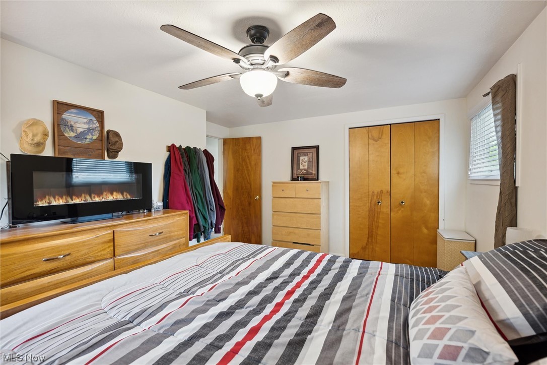 4629 Telhurst Road Cleveland, OH 44121 - Photo 15 of 35 Bedroom 1