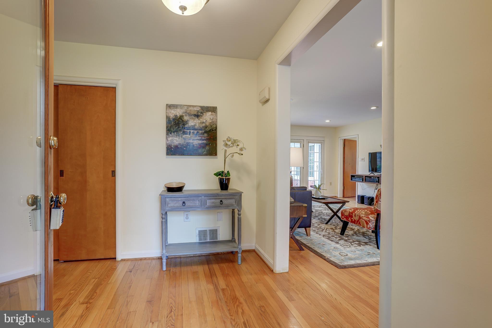 9210 Manchester Road Silver Spring, MD 20901 - Photo 5 of 52