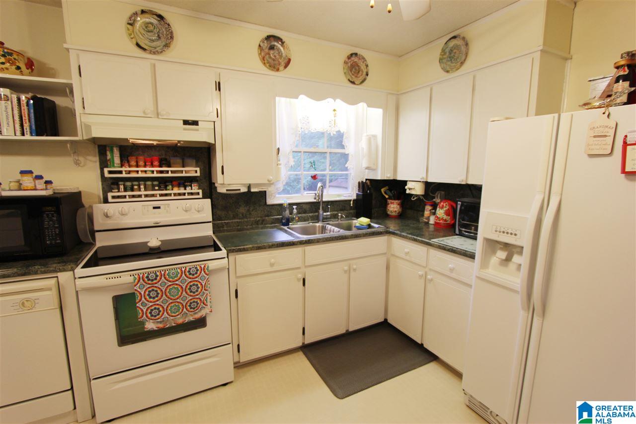1405 Pelham Street Anniston, AL 36201 - Photo 3 of 50