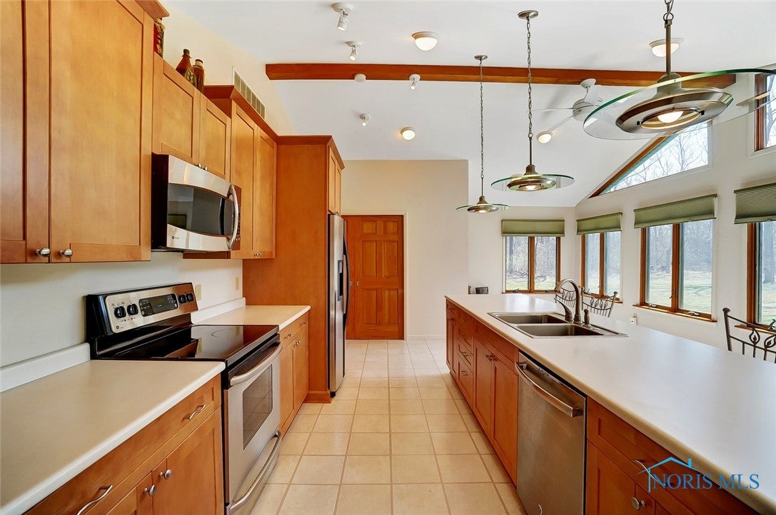 5155 Libbey Road Perrysburg, OH 43551 - Photo 12 of 39 Gallery Image 12