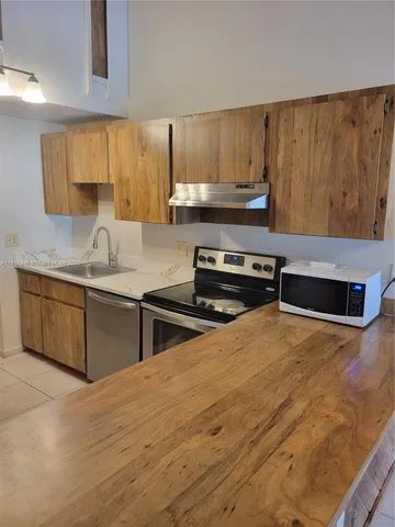 $2,300 | 6963 Southwest 40th Street, Unit 6R, Miramar, FL 33023