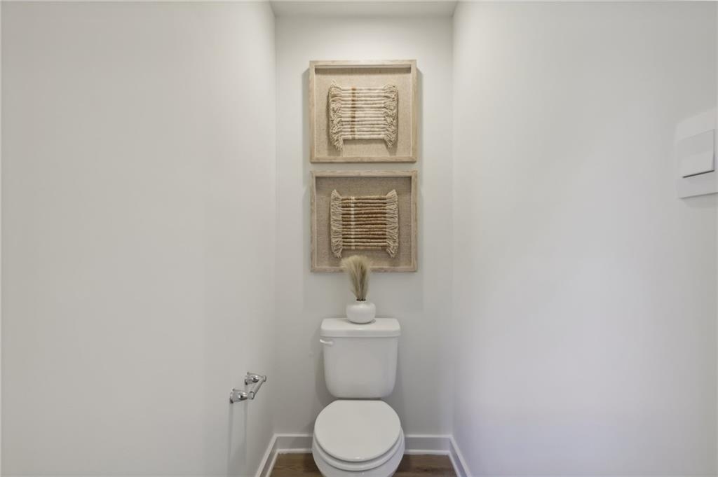 130 River Ridge Drive Coraopolis, PA 15108 - Photo 11 of 20 a bathroom with a toilet sink and mirror
