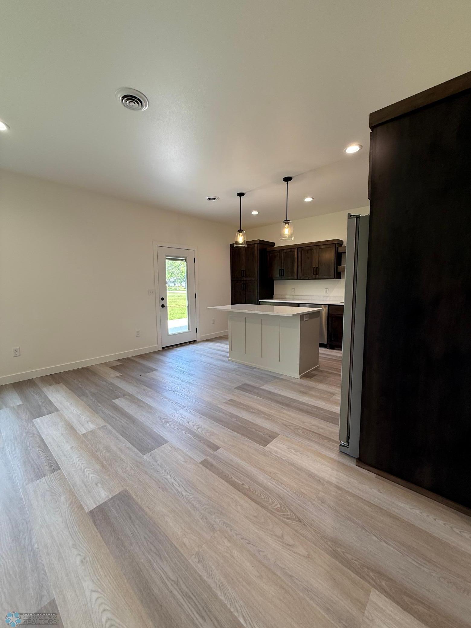 436 4th Street Wyndmere, ND 58081 - Photo 3 of 27