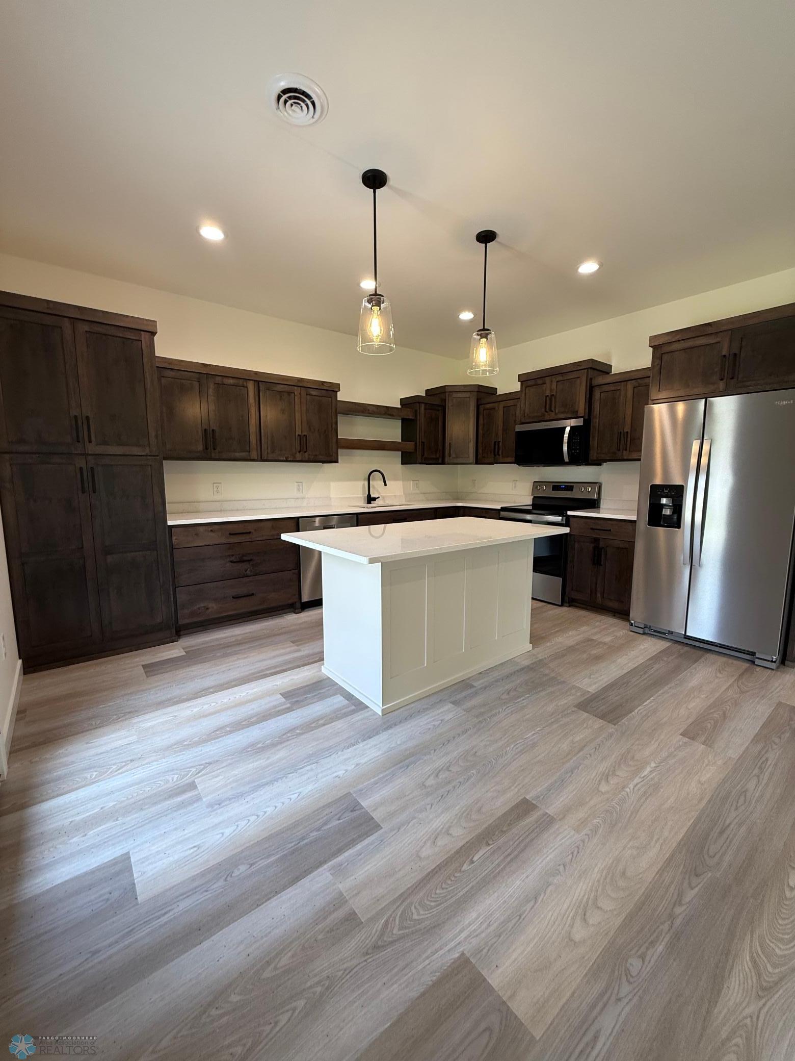 436 4th Street Wyndmere, ND 58081 - Photo 4 of 27