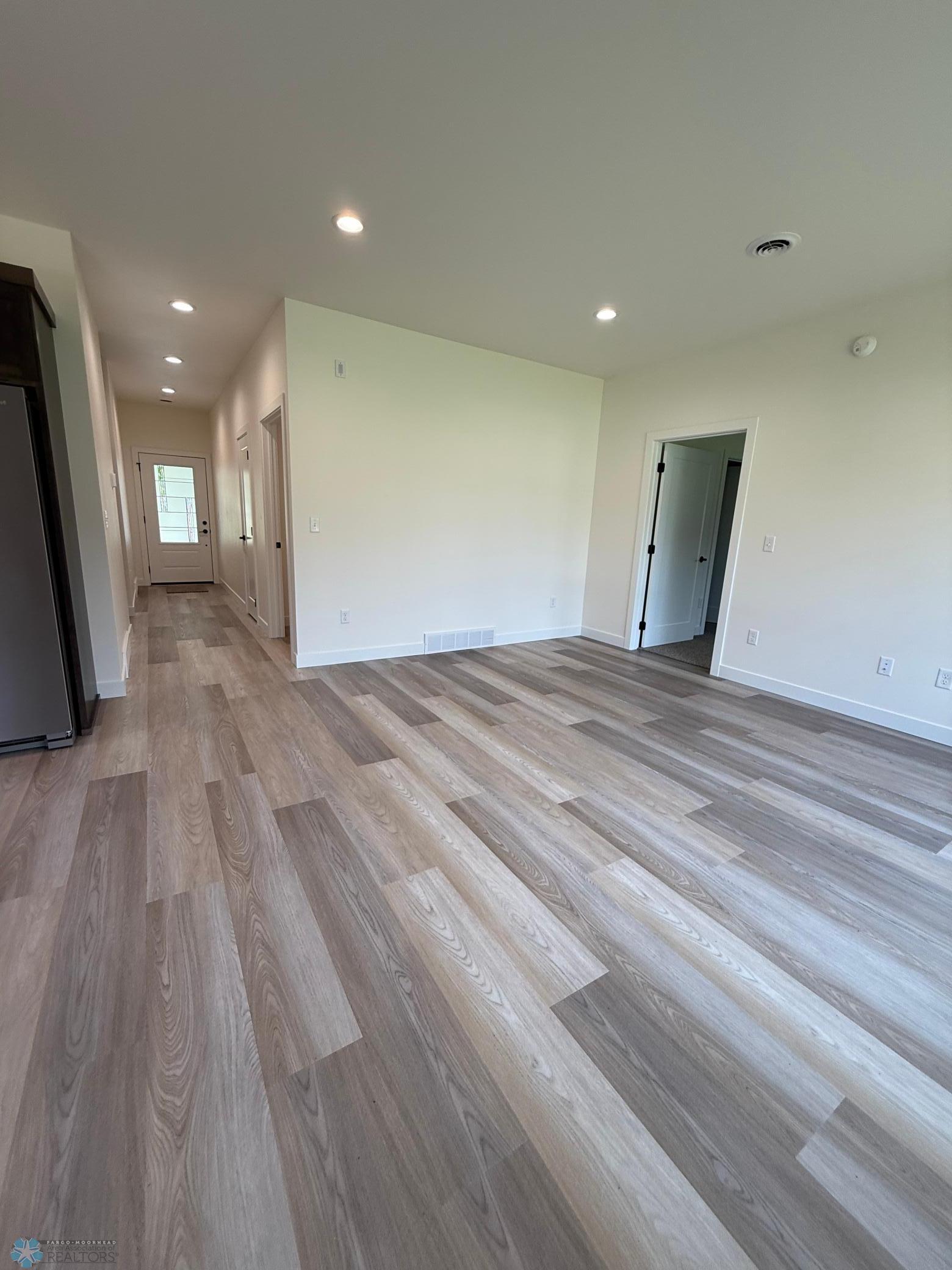 436 4th Street Wyndmere, ND 58081 - Photo 9 of 27