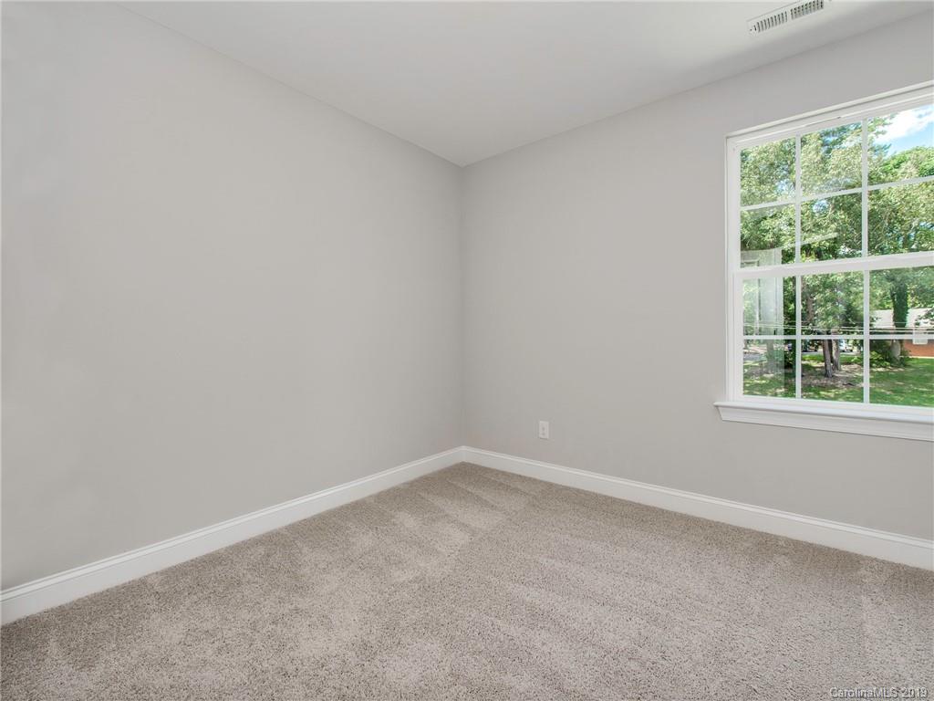 8135 Larkhaven Road Charlotte, NC 28216 - Photo 25 of 27 Gallery Image 25